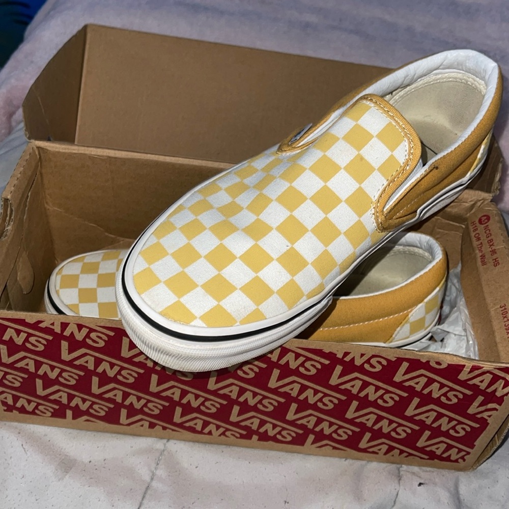 unisex checkerboard Vans
